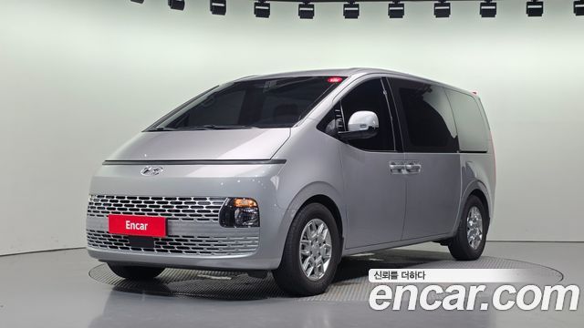 Hyundai Staria 2024 — photo 1