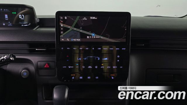 Hyundai Staria 2024 — photo 14