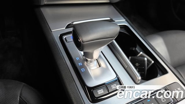 Genesis G80 2018 — photo 12