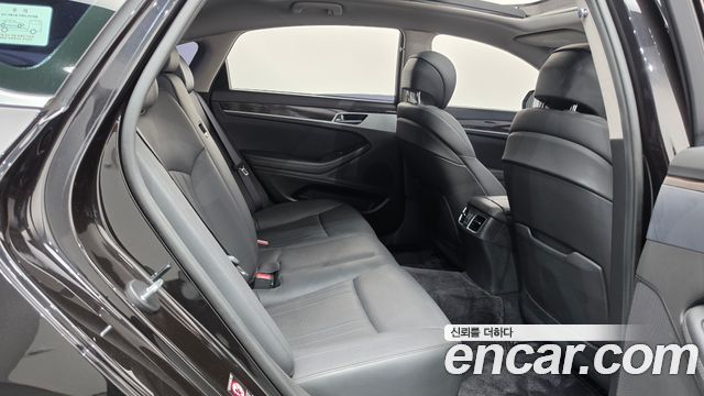 Genesis G80 2018 — photo 17