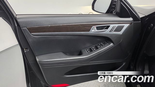 Genesis G80 2018 — photo 14