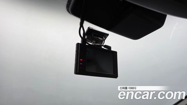 Genesis G80 2018 — photo 28
