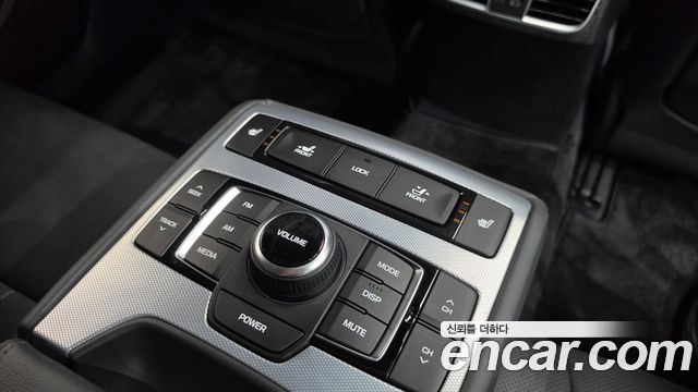 Genesis G80 2018 — photo 33