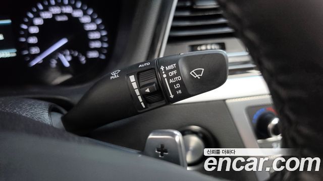 Genesis G80 2018 — photo 36