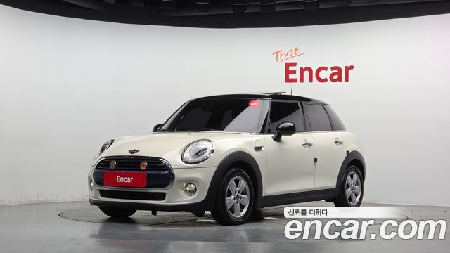 Mini Cooper 2016 — photo 1