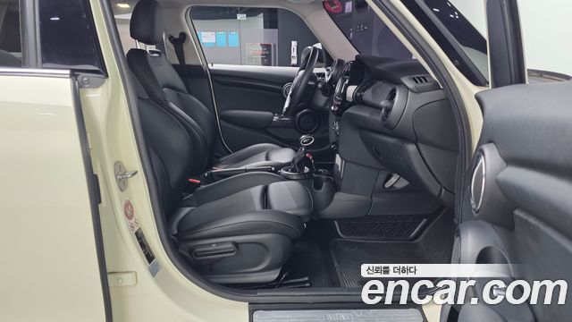 Mini Cooper 2016 — photo 11