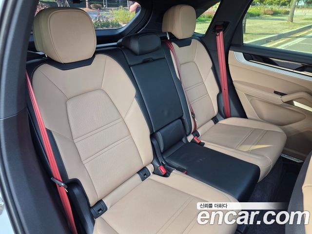 Porsche Cayenne 2024 — photo 17