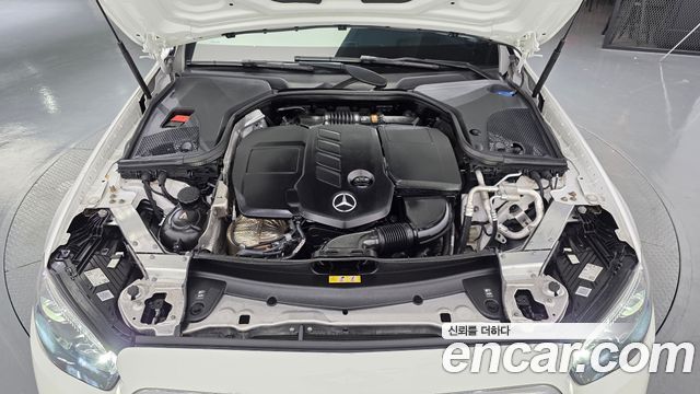 Mercedes-Benz E-Class 2021 — photo 6