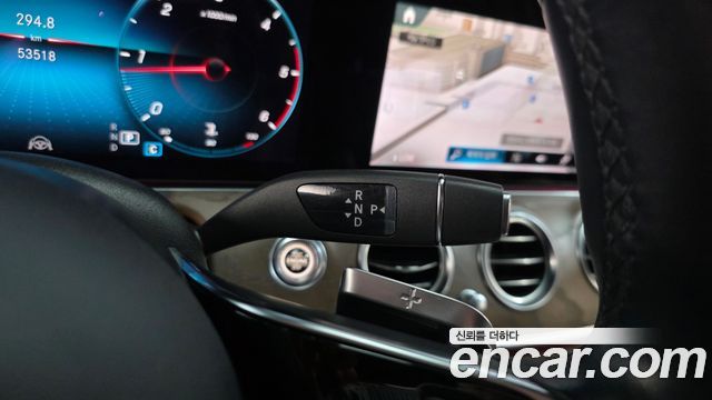 Mercedes-Benz E-Class 2021 — photo 9