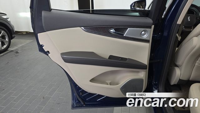 Lincoln Nautilus 2019 — photo 15