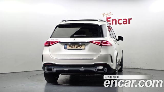 Mercedes-Benz GLE-Class 2021 — photo 4