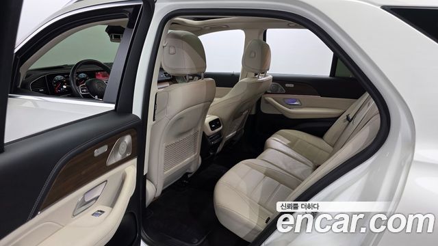 Mercedes-Benz GLE-Class 2021 — photo 17