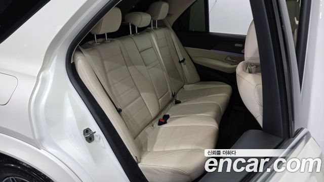 Mercedes-Benz GLE-Class 2021 — photo 18