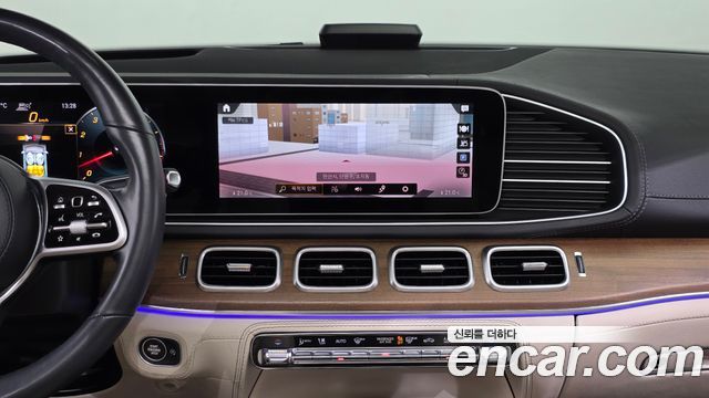 Mercedes-Benz GLE-Class 2021 — photo 19