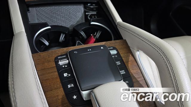 Mercedes-Benz GLE-Class 2021 — photo 26