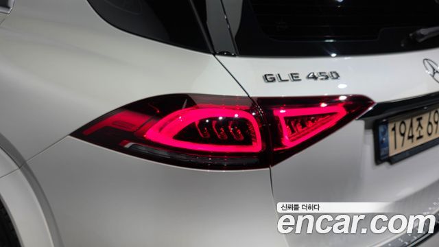 Mercedes-Benz GLE-Class 2021 — photo 9