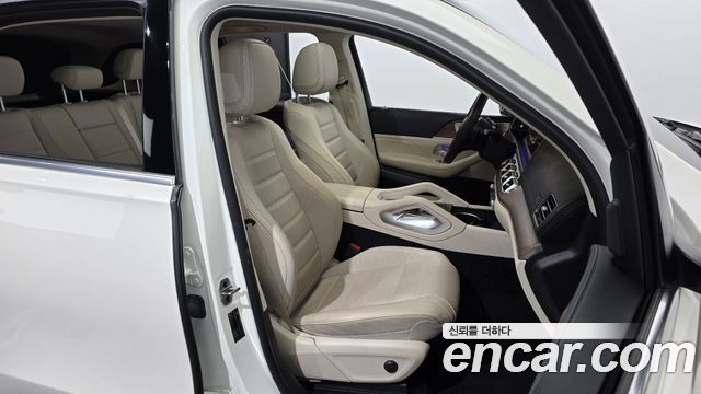 Mercedes-Benz GLE-Class 2021 — photo 16