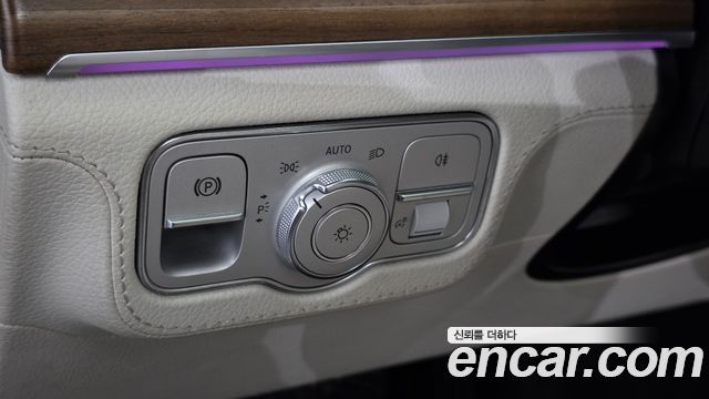 Mercedes-Benz GLE-Class 2021 — photo 28