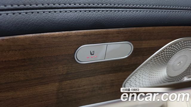 Mercedes-Benz GLE-Class 2021 — photo 38