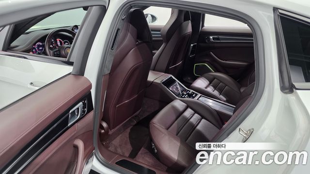Porsche Panamera 2021 — photo 17