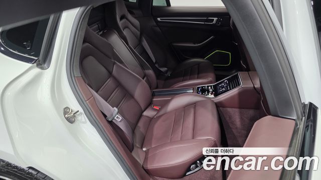 Porsche Panamera 2021 — photo 26