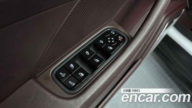 Porsche Panamera 2021 — photo 27
