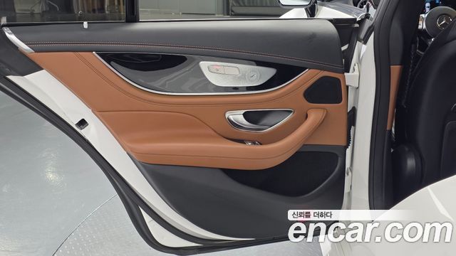 Mercedes-Benz AMG GT 2021 — photo 15