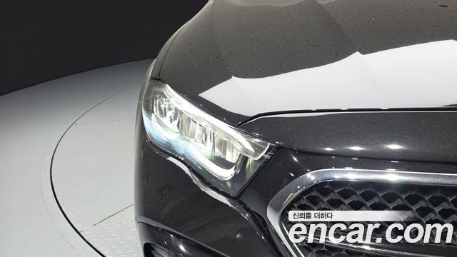 Mercedes-Benz E-Class 2026 — photo 8