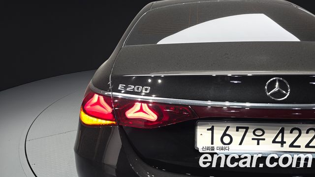 Mercedes-Benz E-Class 2026 — photo 9