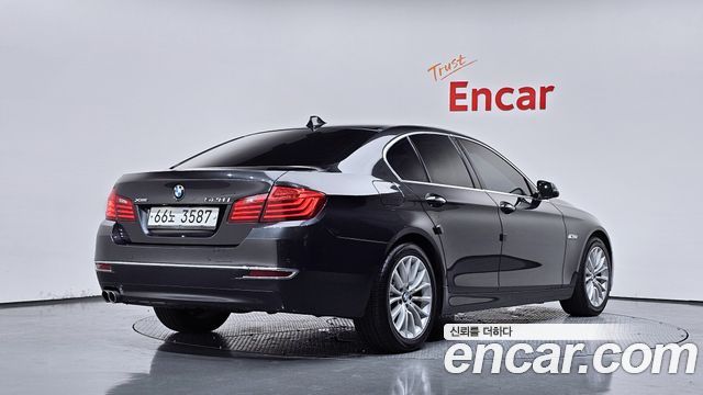 BMW 5-Series 2015 — photo 2