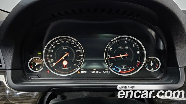 BMW 5-Series 2015 — photo 8
