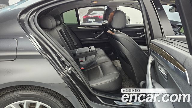 BMW 5-Series 2015 — photo 12