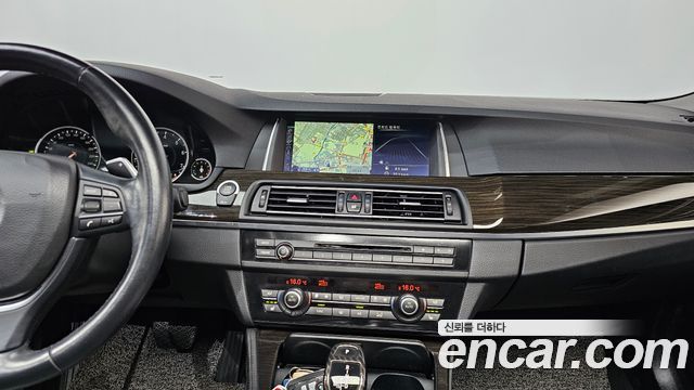 BMW 5-Series 2015 — photo 14