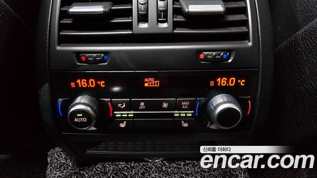 BMW 5-Series 2015 — photo 18