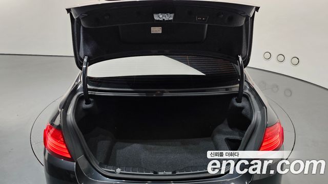BMW 5-Series 2015 — photo 20