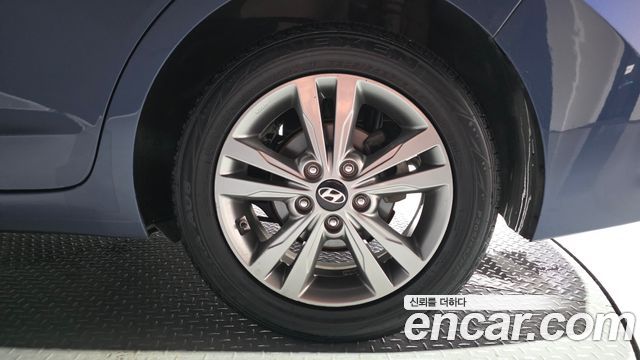 Hyundai AVANTE 2017 — photo 7