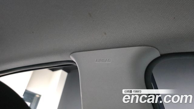 Hyundai AVANTE 2017 — photo 32