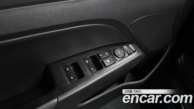 Hyundai AVANTE 2017 — photo 35
