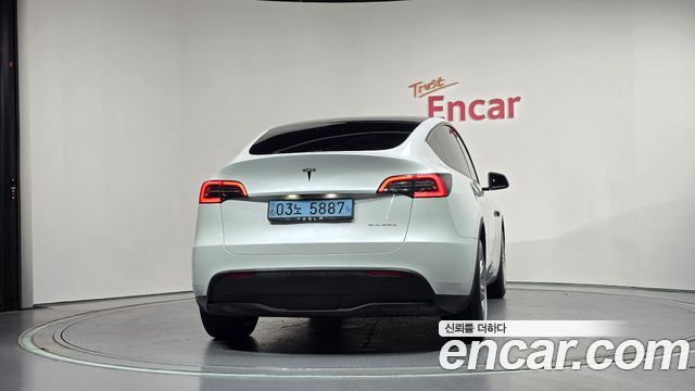 Tesla Model Y 2021 — photo 4