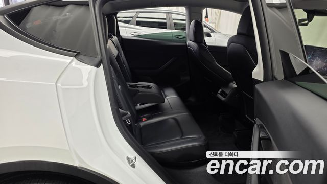 Tesla Model Y 2021 — photo 18