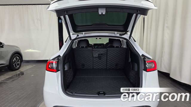 Tesla Model Y 2021 — photo 26