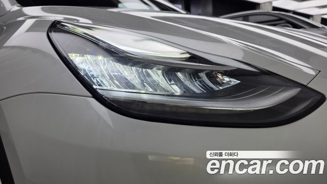 Tesla Model Y 2021 — photo 8