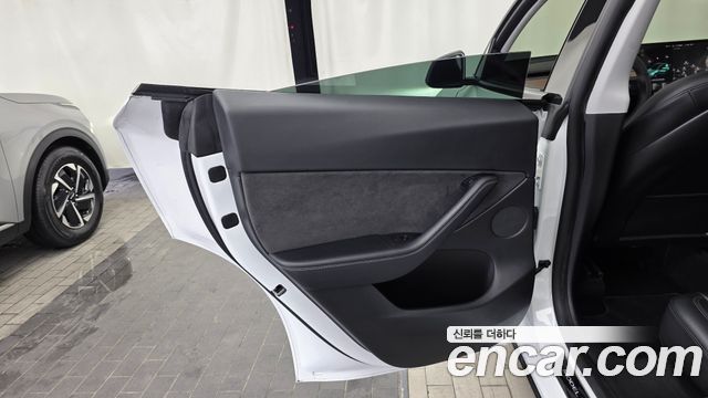 Tesla Model Y 2021 — photo 15