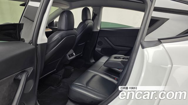 Tesla Model Y 2021 — photo 16