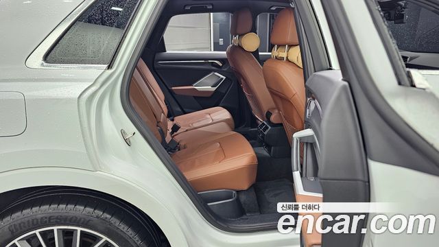 Audi Q3 2023 — photo 18