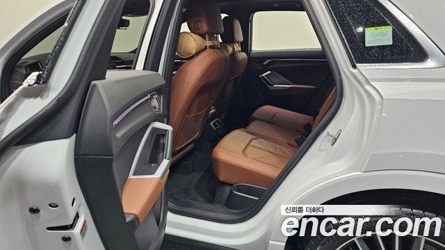 Audi Q3 2023 — photo 16