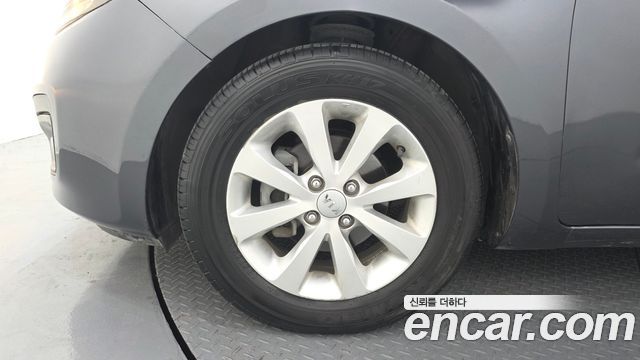 Kia pride 2014 — photo 5