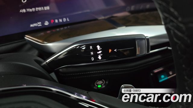 Cadillac Escalade 2025 — photo 12