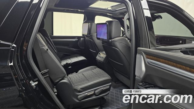 Cadillac Escalade 2025 — photo 17