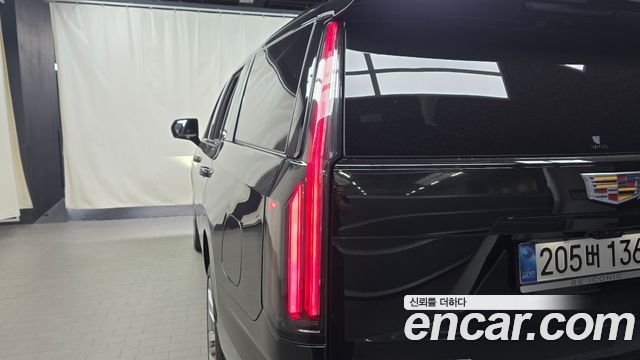 Cadillac Escalade 2025 — photo 9